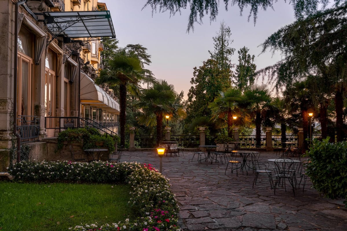 Esterni Palace Grand Hotel Varese 02